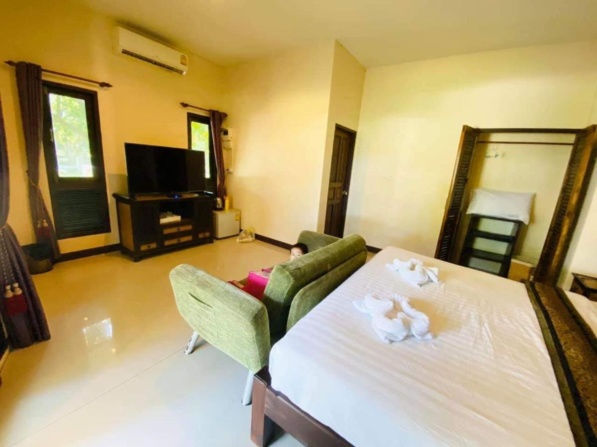 Saphli Villa Chumphon Esterno foto